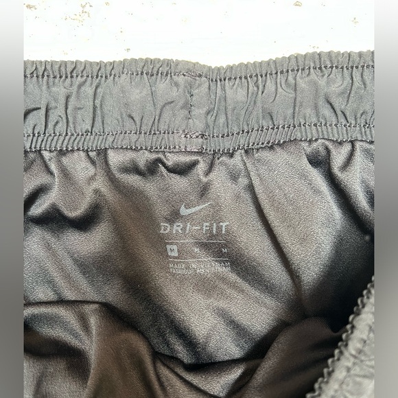 Nike Running Shorts - Picture 3 of 7